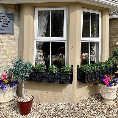 Apsley Villa Guest House. Cirencester Esterno foto