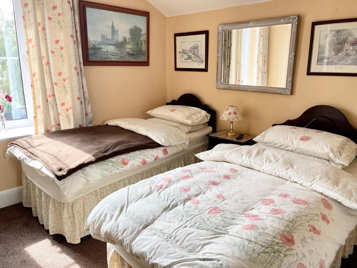 Apsley Villa Guest House. Cirencester Esterno foto
